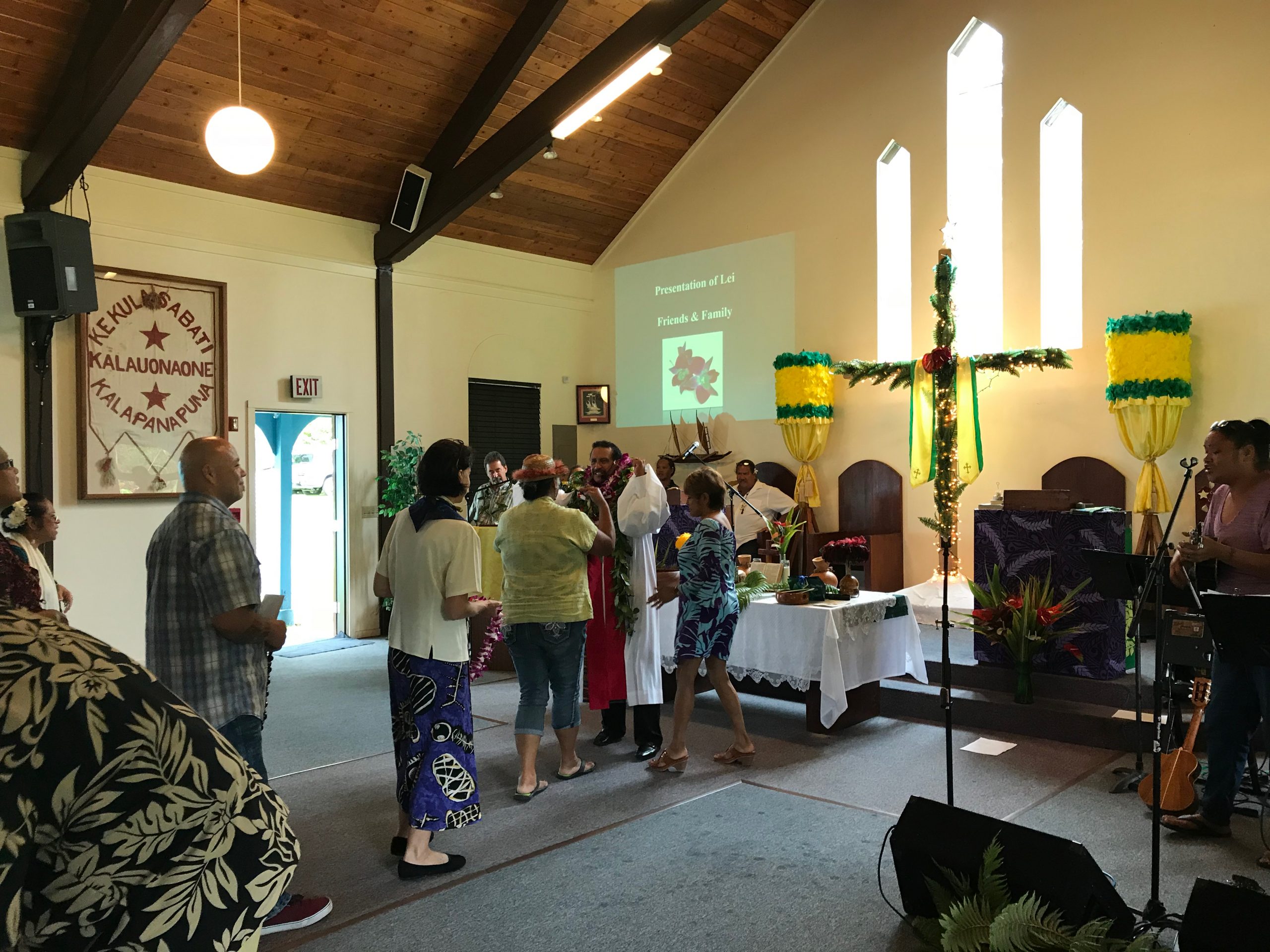 Hawaiianchurch.jpg