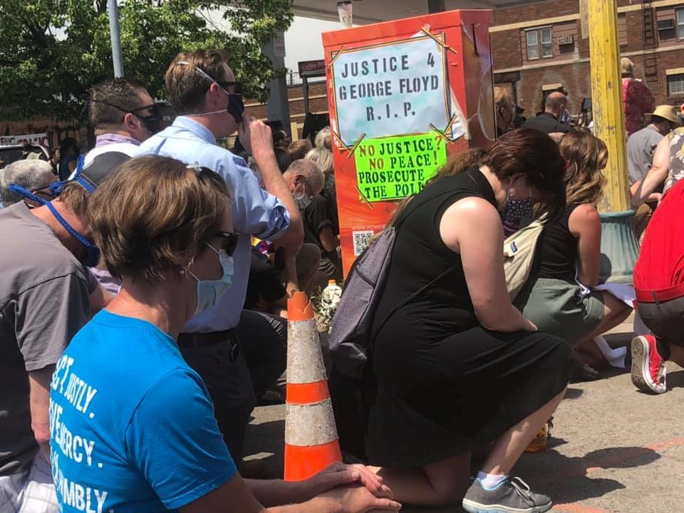 Minneapolis Floyd clergy march, 6/2/20: kneeling