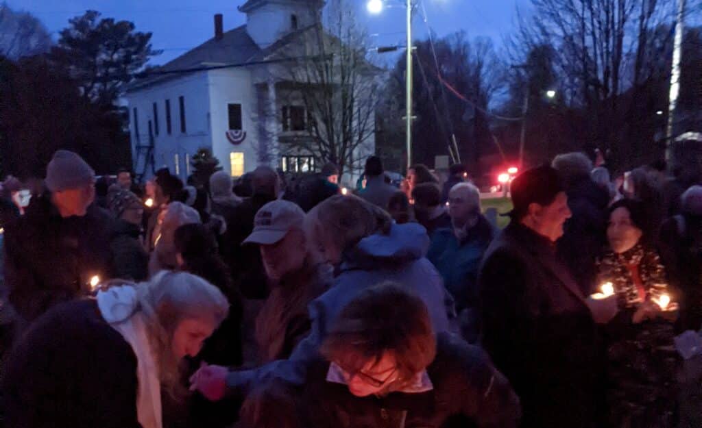 Community gathers for candlelight vigil
